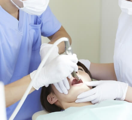 歯や歯周病を早期発見し、悪化する前に治療できる